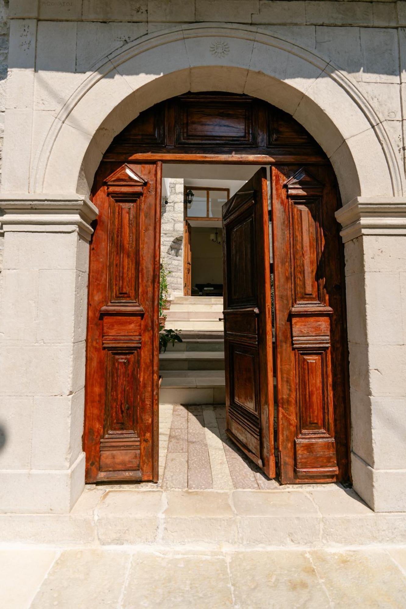 Hotel Petrichor Gjirokastër Exterior foto