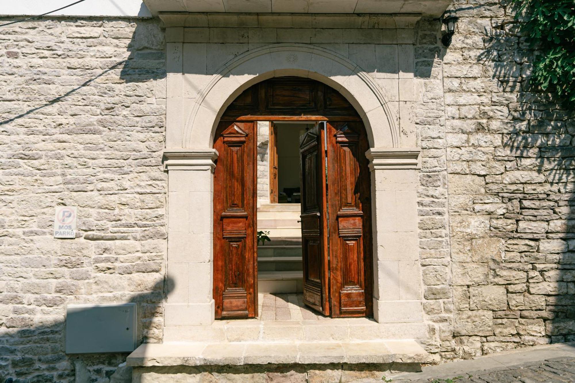 Hotel Petrichor Gjirokastër Exterior foto