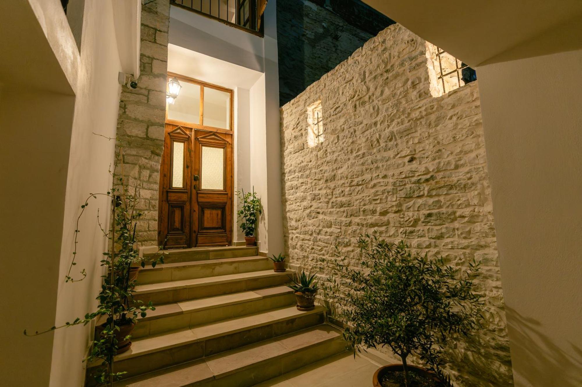 Hotel Petrichor Gjirokastër Exterior foto